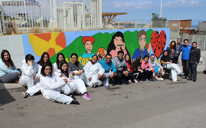 Tomasinos pintaron colorido mural que promueve hábitos de vida saludable en Antofagasta