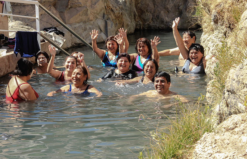 Comunidad quechua de la región de arica y parinacota disfrutó del turismo termal de macaya