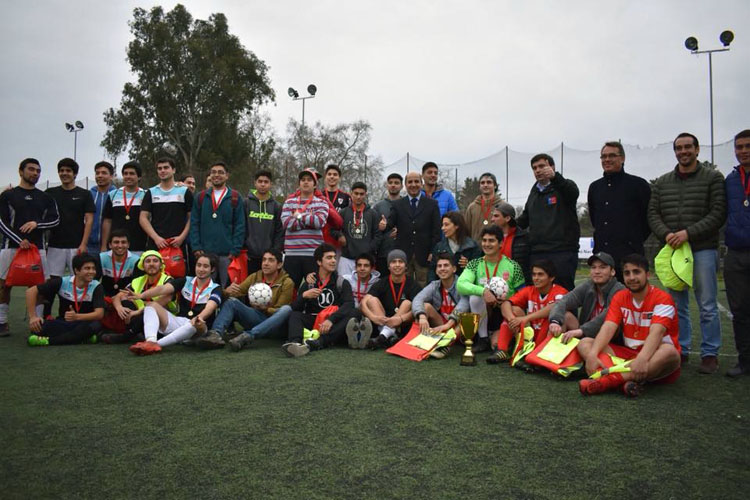 Medalla de Bronce para Santo Tomás Talca en Campeonato del Mes de la Juventud