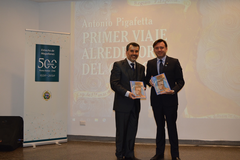 Municipalidad de Punta Arenas realizó lanzamiento del libro "Primer viaje alrededor del globo" en Santo Tomás Santiago Centro