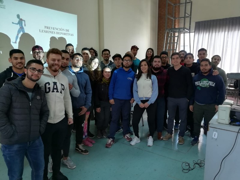 Ex alumnos de Preparador Físico se capacitan en prevención de lesiones deportivas