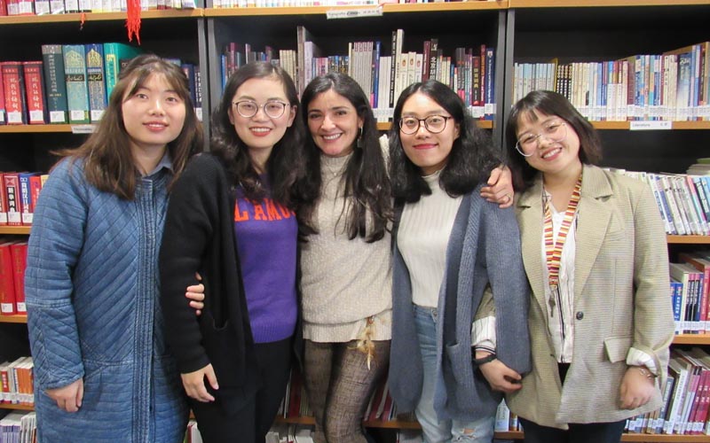 Cinco nuevas profesoras llegan a reforzar la enseñanza del idioma mandarín en Chile