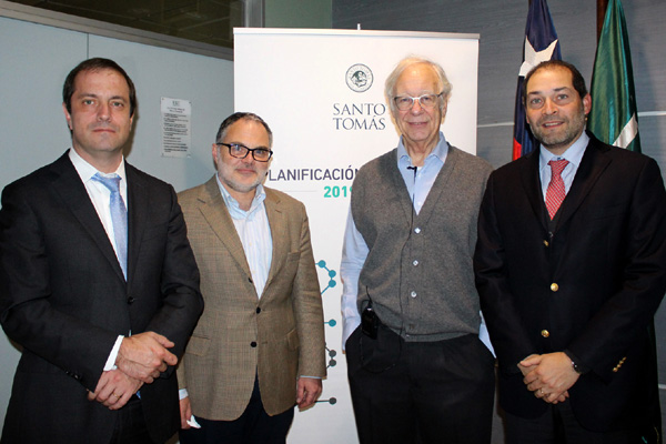 José Joaquín Brunner y especialistas en educación superior realizan curso a directivos de Santo Tomás