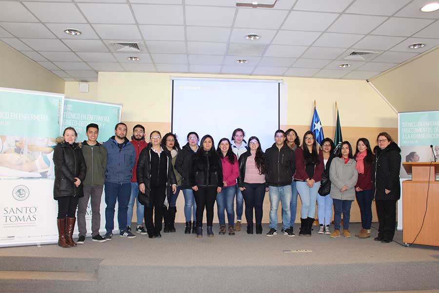 Expoegresados técnicos en salud Valdivia trataron sobre las competencias laborales