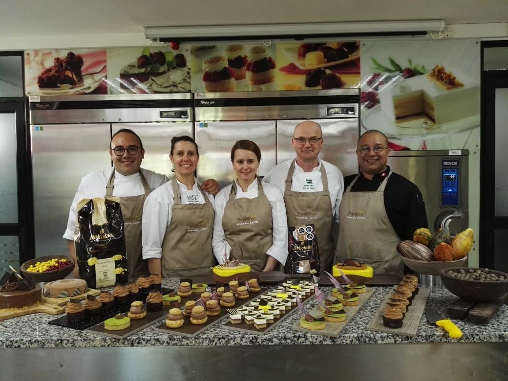 Académicos de Santo Tomás Concepción y Los Ángeles fortalecen sus habilidades en Pastelería y Repostería