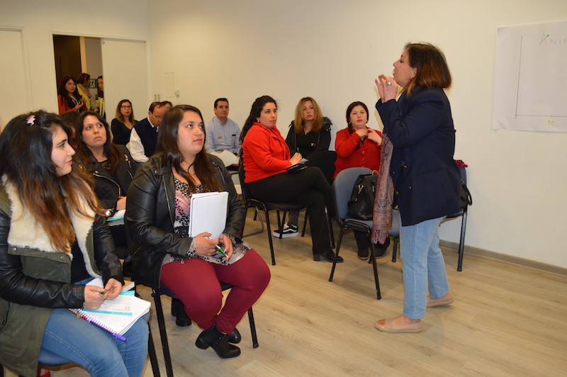 Docentes capacitaron en Neuro-Ventas a trabajadores de Mall Plaza Tobalaba