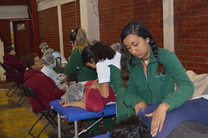 Alumnos de Santo Tomás Puente Alto participaron en Expo Adulto Mayor