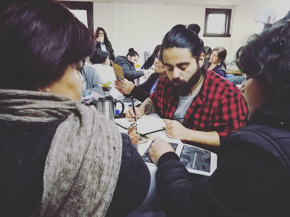 Estudiantes buscan impulsar emprendimientos mapuches