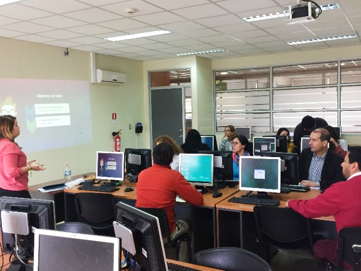 Docentes se capacitan para el uso académico de las redes sociales en Concepción