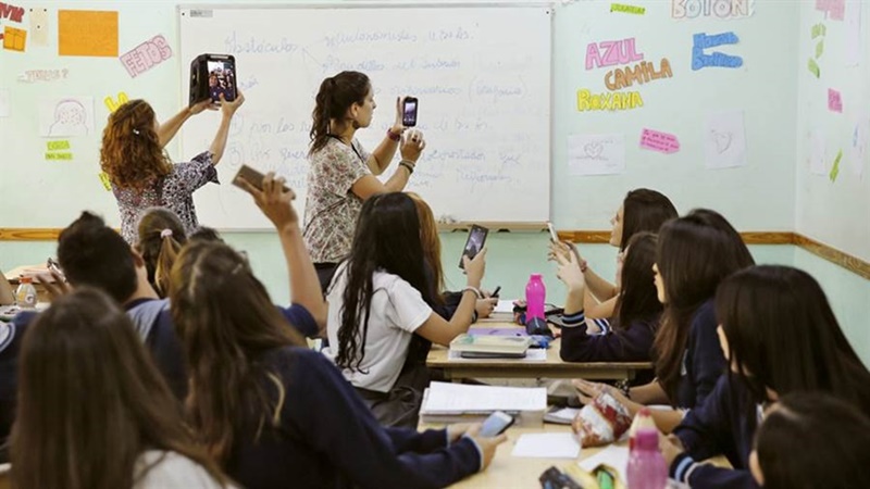 Celulares en colegios