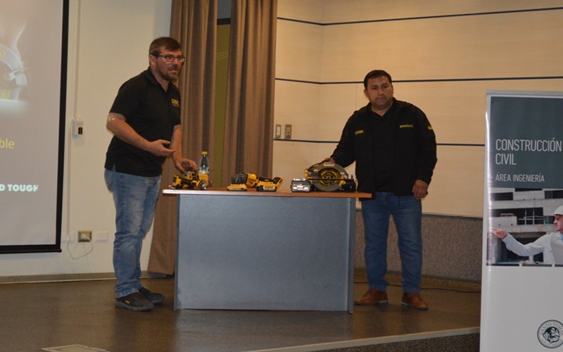 Estudiantes del área Ingeniería fueron capacitados en nuevas tecnologías para la construcción