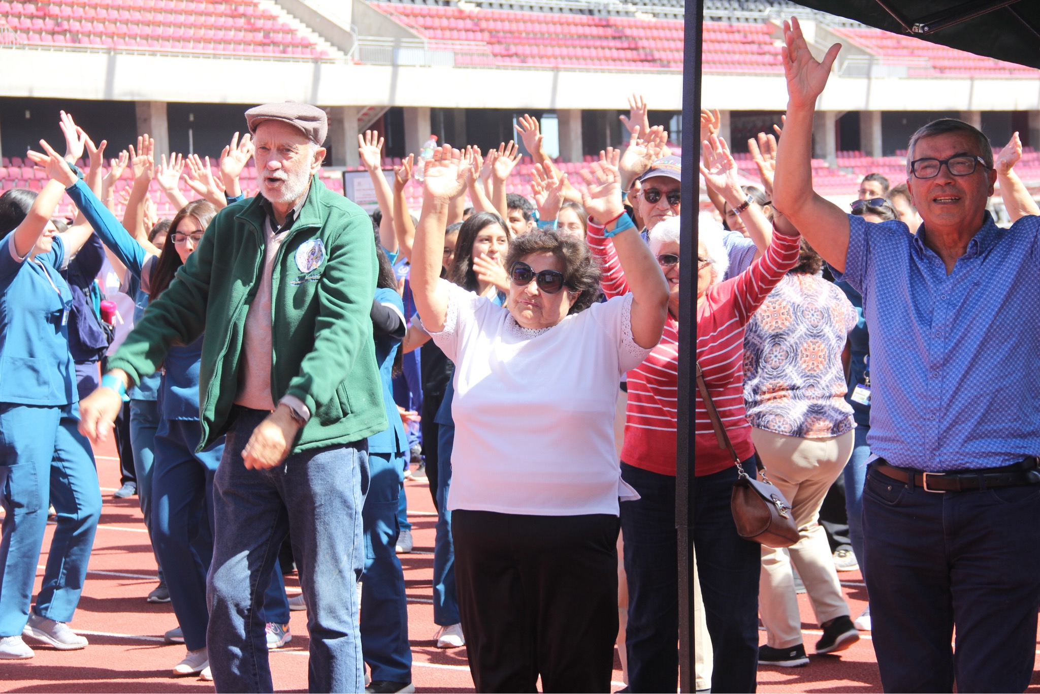 Universidades y Gobierno Regional realizan primera jornada integral de salud para adultos mayores