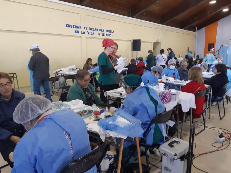 Estudiantes de Podología Clínica realizan operativo en beneficio a los Adultos Mayores de la comuna de Hualpén