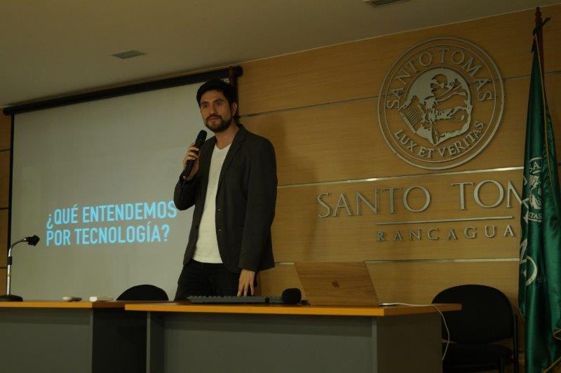 Comunicador multimedia entregó tips para innovar en nuevas tecnologías