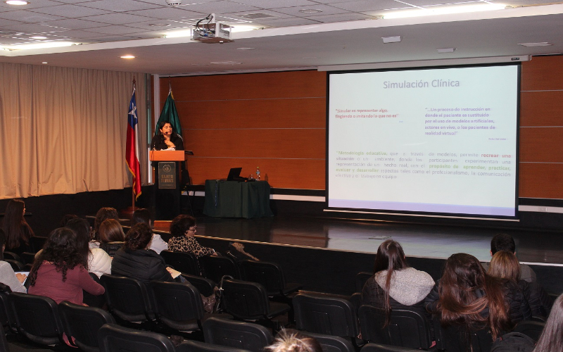 Conferencia en UST Los Ángeles abordó el rol de la simulación clínica en la formación académica de estudiantes
