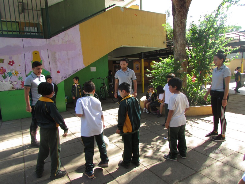 Tomasinos de Preparador físico realizan “Recreos Participativos” en Colegio Presidente Eduardo Frei Montalva