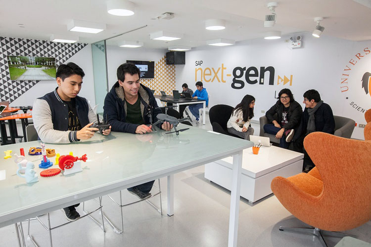 Ingeniería Comercial en Santo Tomás es la única en Chile con laboratorio SAP Next-Gen