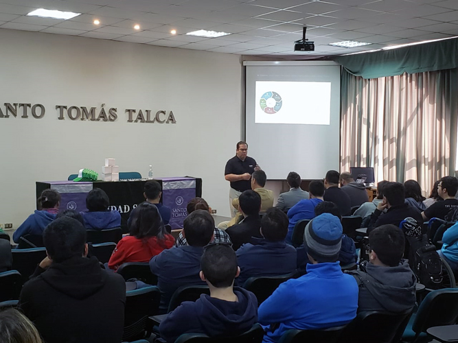 Área Informática de Santo Tomás Talca abrió debate sobre ciberseguridad