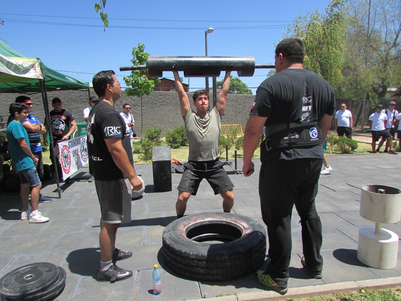Tomasinos de Preparador Físico participaron en feria de "Deporte, Fuerza y Fitness”