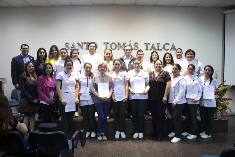 Alumnos del CFT Santo Tomás Talca brillaron en Plaza Ciudadana del Adulto Mayor