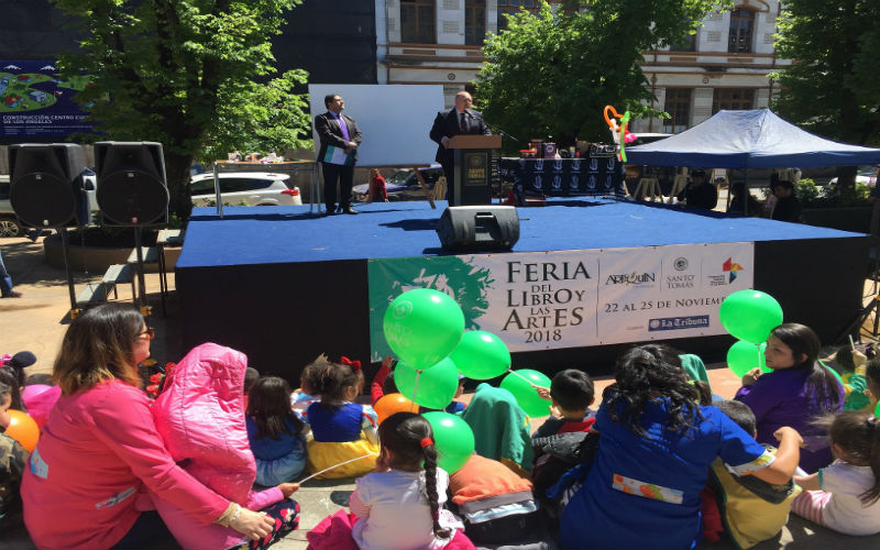 Comenzó nueva versión de Feria del Libro y las Artes de Santo Tomás Los Ángeles