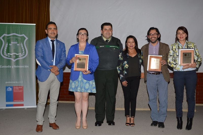 Tomasinos participan en seminario “Familia y reinserción social”