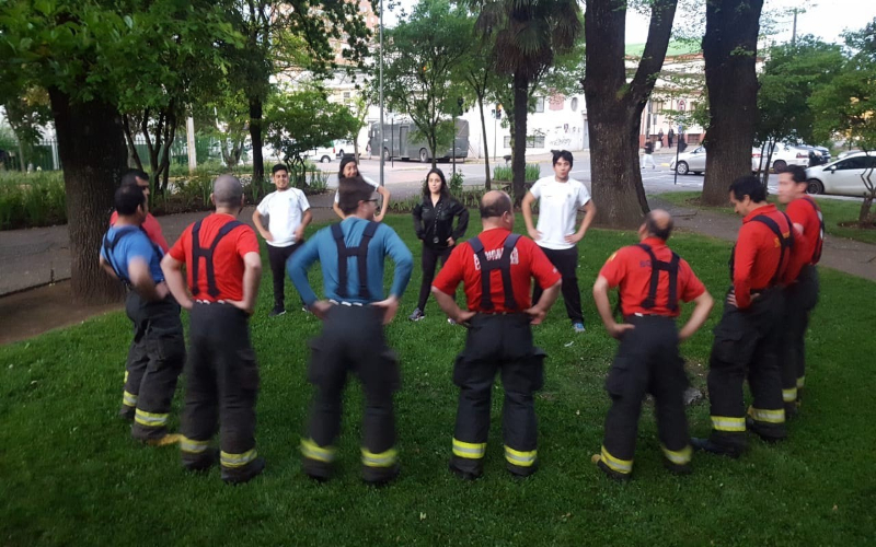 Carrera de Preparador Físico de Santo Tomás entrena a voluntarios de la Primera compañía de Bomberos de Los Ángeles