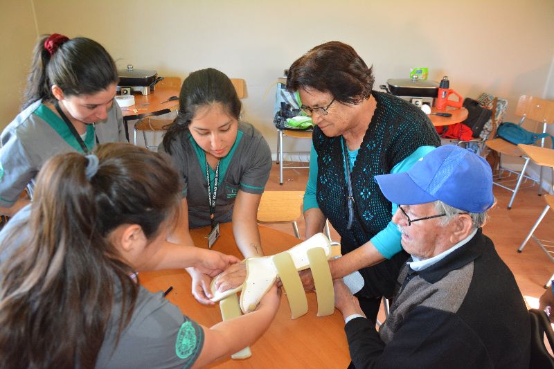 Futuros Terapeutas Ocupacionales realizaron Operativo de Órtesis para adultos mayores