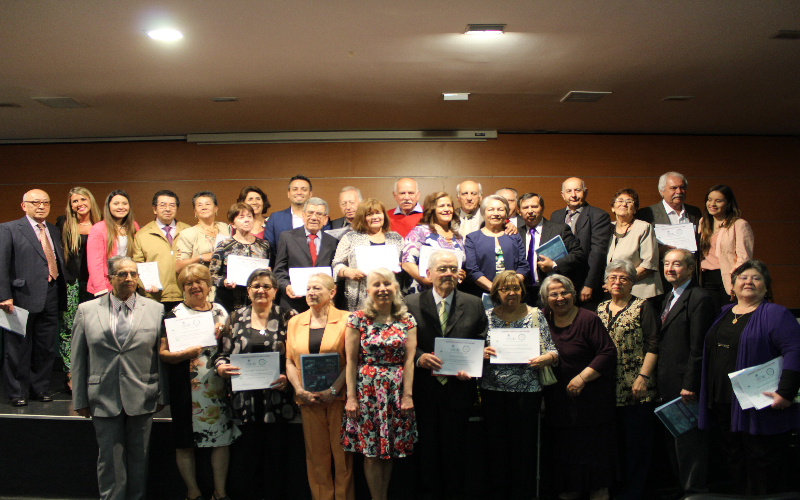 Proyecto “Universidad para Adultos Mayores” de Santo Tomás Los Ángeles certificó a 30 adultos mayores
