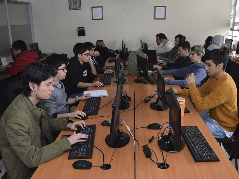 Ingeniería en Informática de Santo Tomás Rancagua estrena Programa Ejecutivo Semipresencial