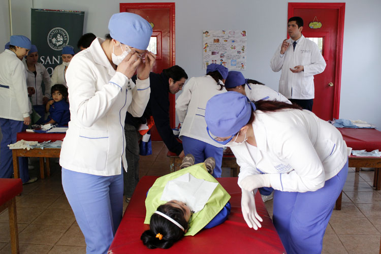 Clínica dental del CFT Santo Tomás Talca atendió más de 300 pacientes en 2018