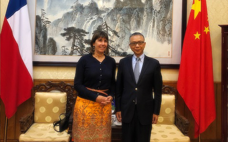Embajador de China en Chile recibe a rectora nacional UST