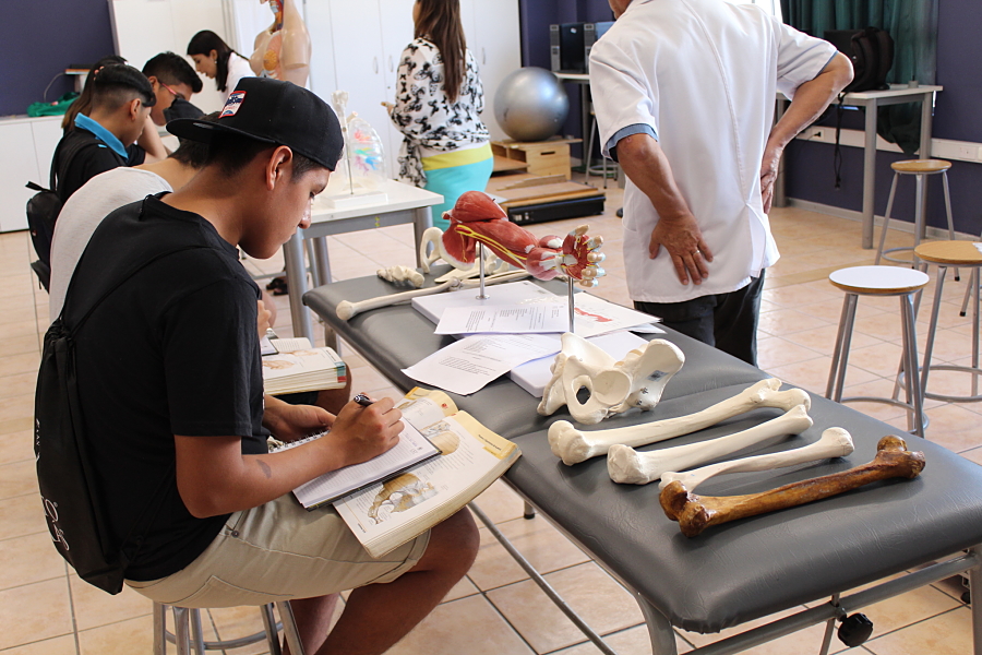 Carreras de Santo Tomás sede Iquique reciben a sus nuevos estudiantes con actividades de fidelización