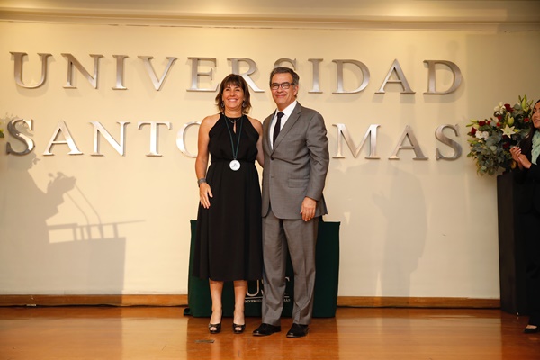 Rectora Nacional UST abordó los desafíos de la Universidad en su ceremonia de investidura