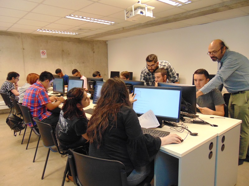 Matriculados en Analista Programador tuvieron su primer acercamiento a la carrera