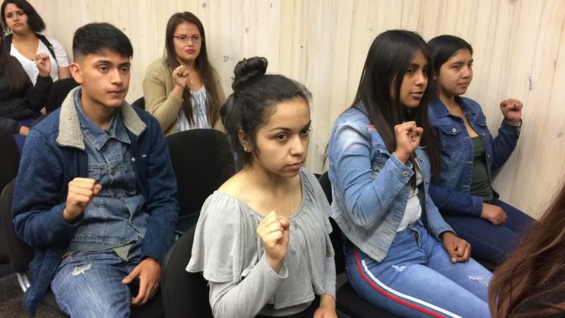 Con introducción a la lengua de señas futuras tomasinas se preparan para entrar a la educación superior