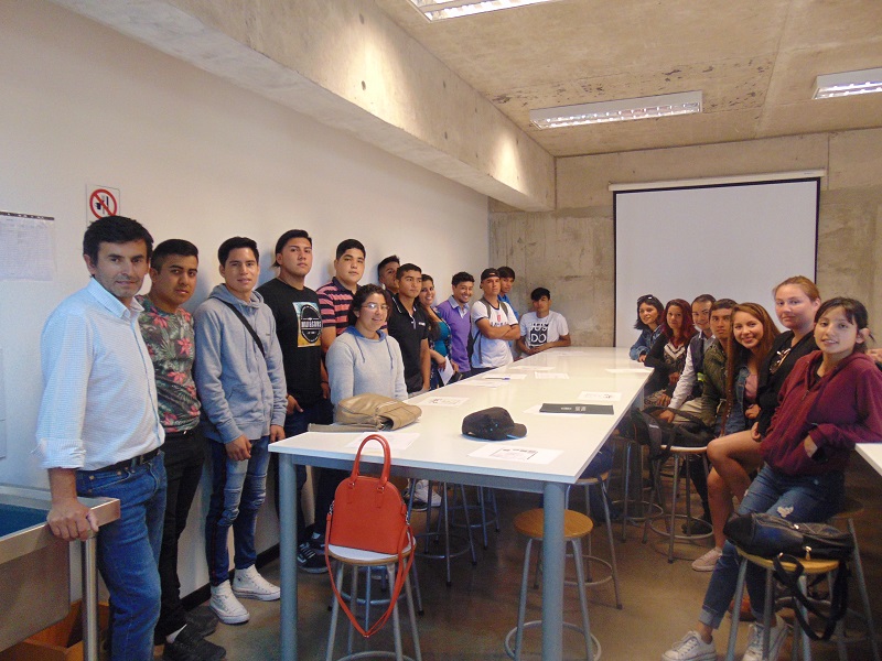Experiencia de titulado de Técnico Agrícola motivó a nuevos estudiantes de la carrera