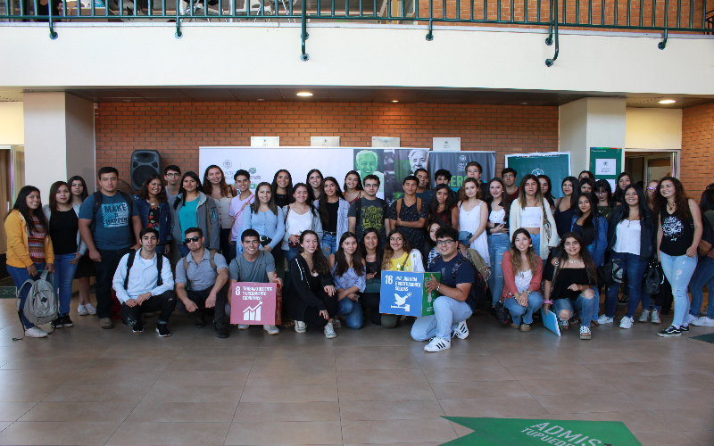 Santo Tomás Los Ángeles dio bienvenida a más de mil nuevos estudiantes