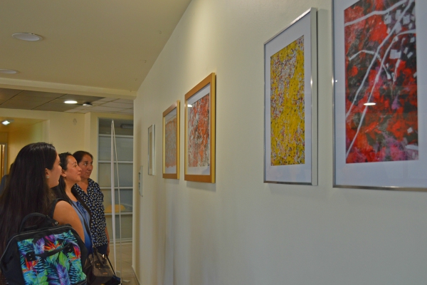 Alexis Acuña expone sus obras en Santo Tomás en el Arte