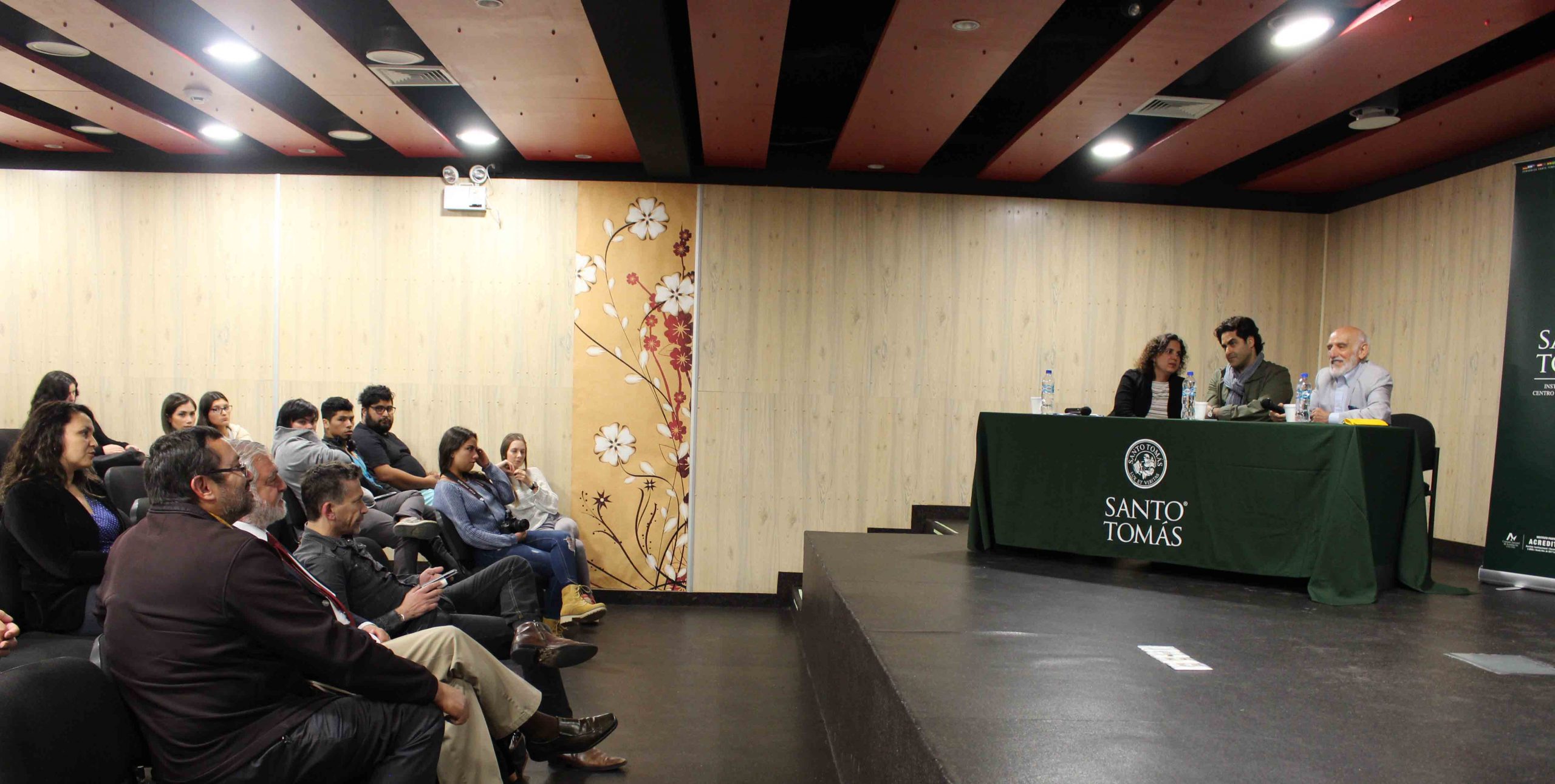 Destacados directores iraníes expusieron en Santo Tomás Valdivia