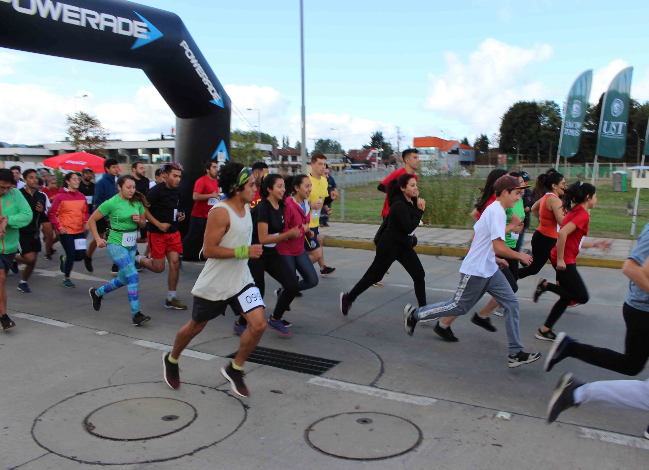 Con Corrida Familiar Santo Tomás Valdivia dio la bienvenida a sus alumnos