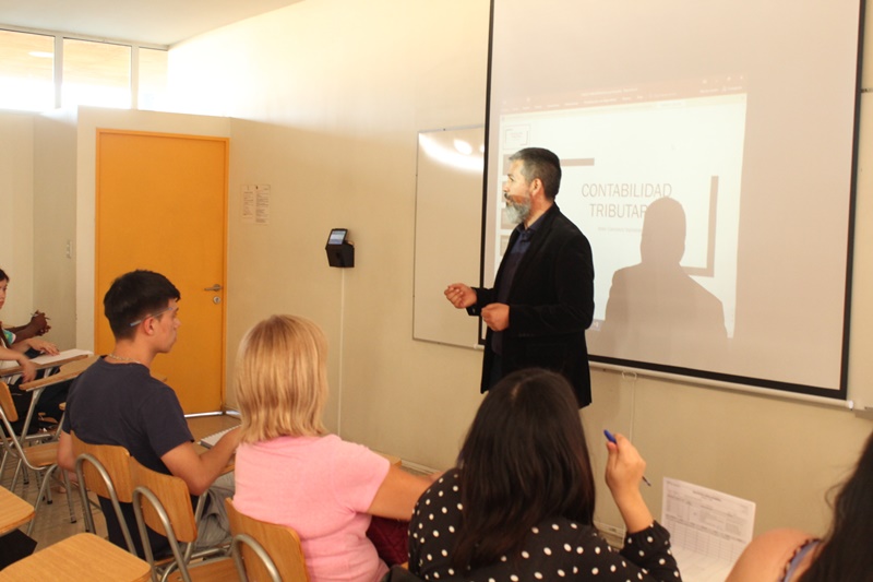 Nuevos tomasinos de Contabilidad General comenzaron sus clases con Taller de operación renta