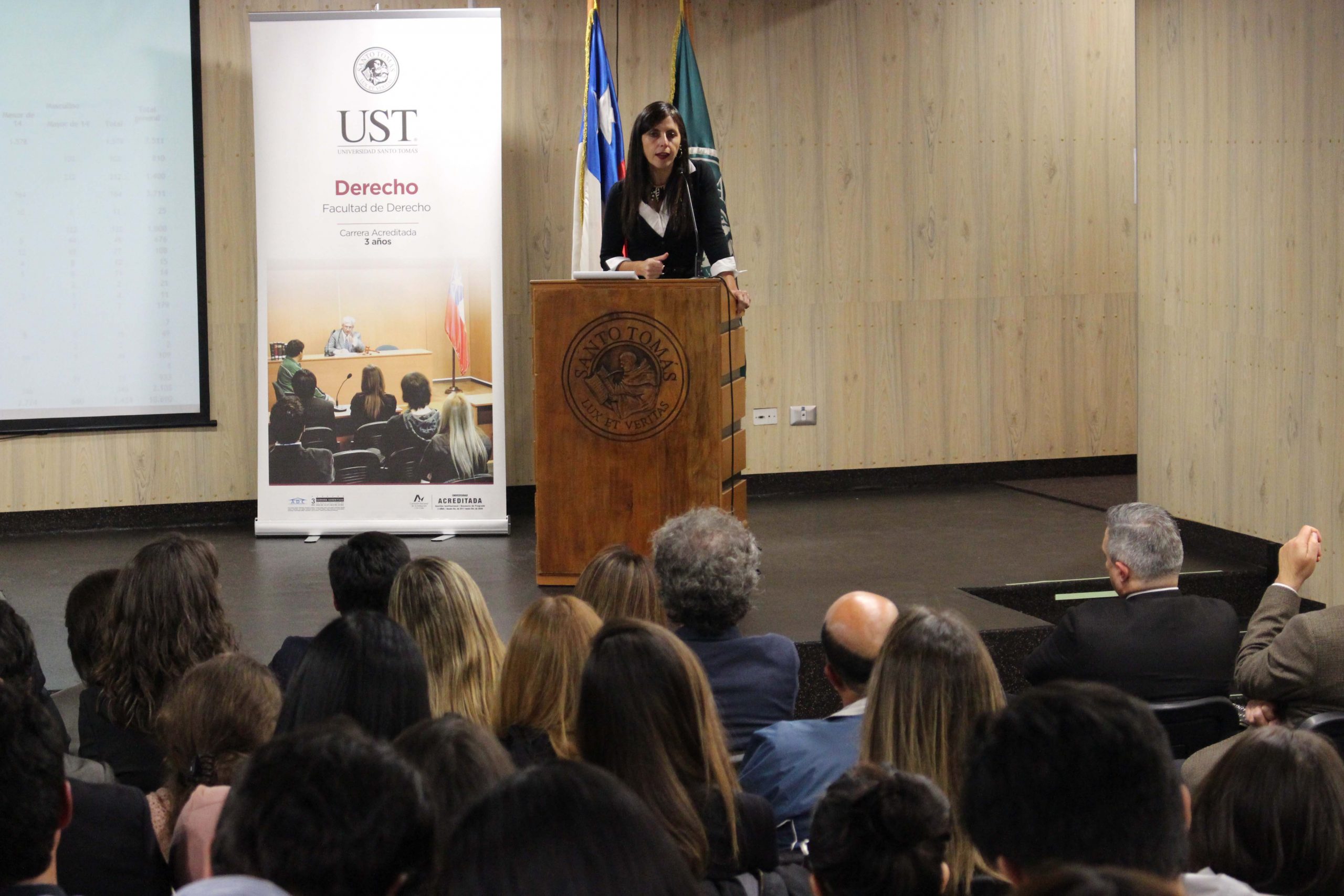 Destacada abogada inauguró año académico de derecho de la UST