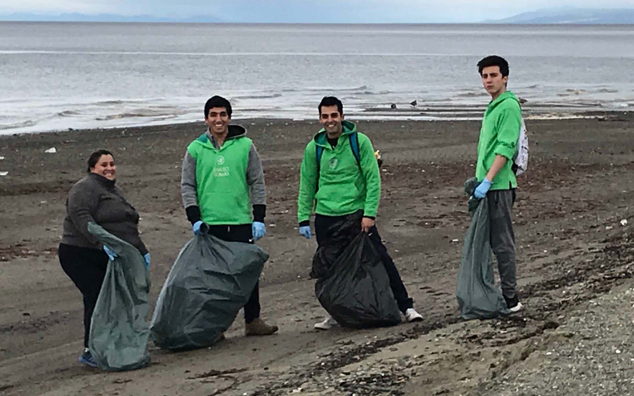 Actividades solidarias protagonizaron mechoneo de Santo Tomás