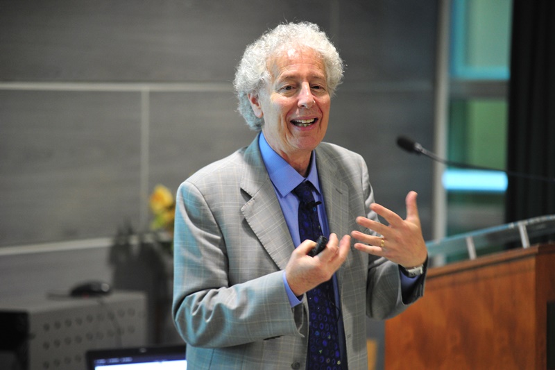 Víctor Grimblatt, director de Synopsys, sobre IoT: “Crea oportunidades para una mayor integración entre el mundo físico y tecnológico en beneficio económico y humano”