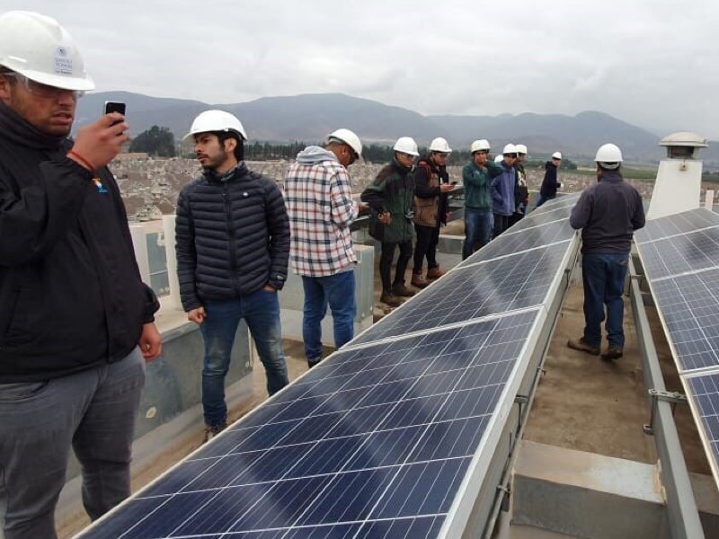 Alumnos de T.Energía Solar en salida a instalaciones fotovoltaicas