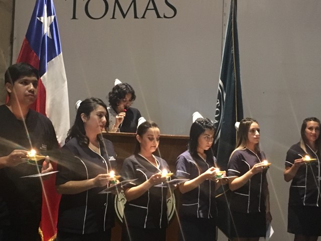 Titulados de la carrera de enfermería 2018 en “Ceremonia de la Luz”