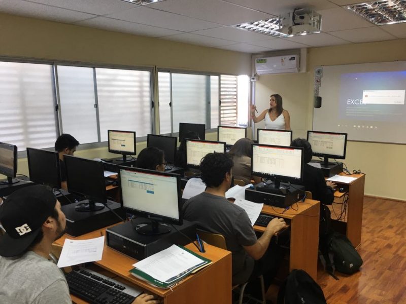 Egresados de Sede Arica realizaron curso de Excel Intermedio-Avanzado