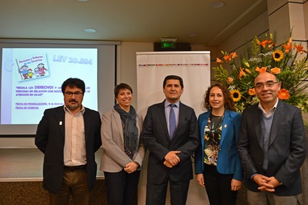 Experto en área jurídica dictó charla para estudiantes de salud