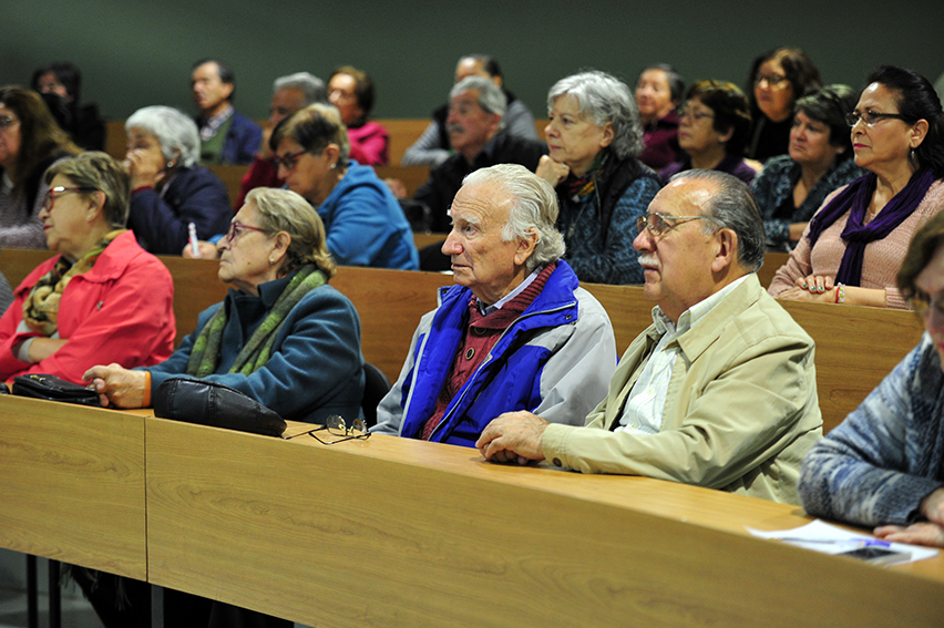 Adultos Mayores de Independencia, Santiago y Estación Central inician sus clases en UST Santiago